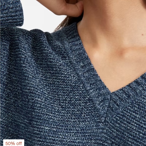 Everlane The Link-Stitch V-Neck sweater. - Picture 4 of 9